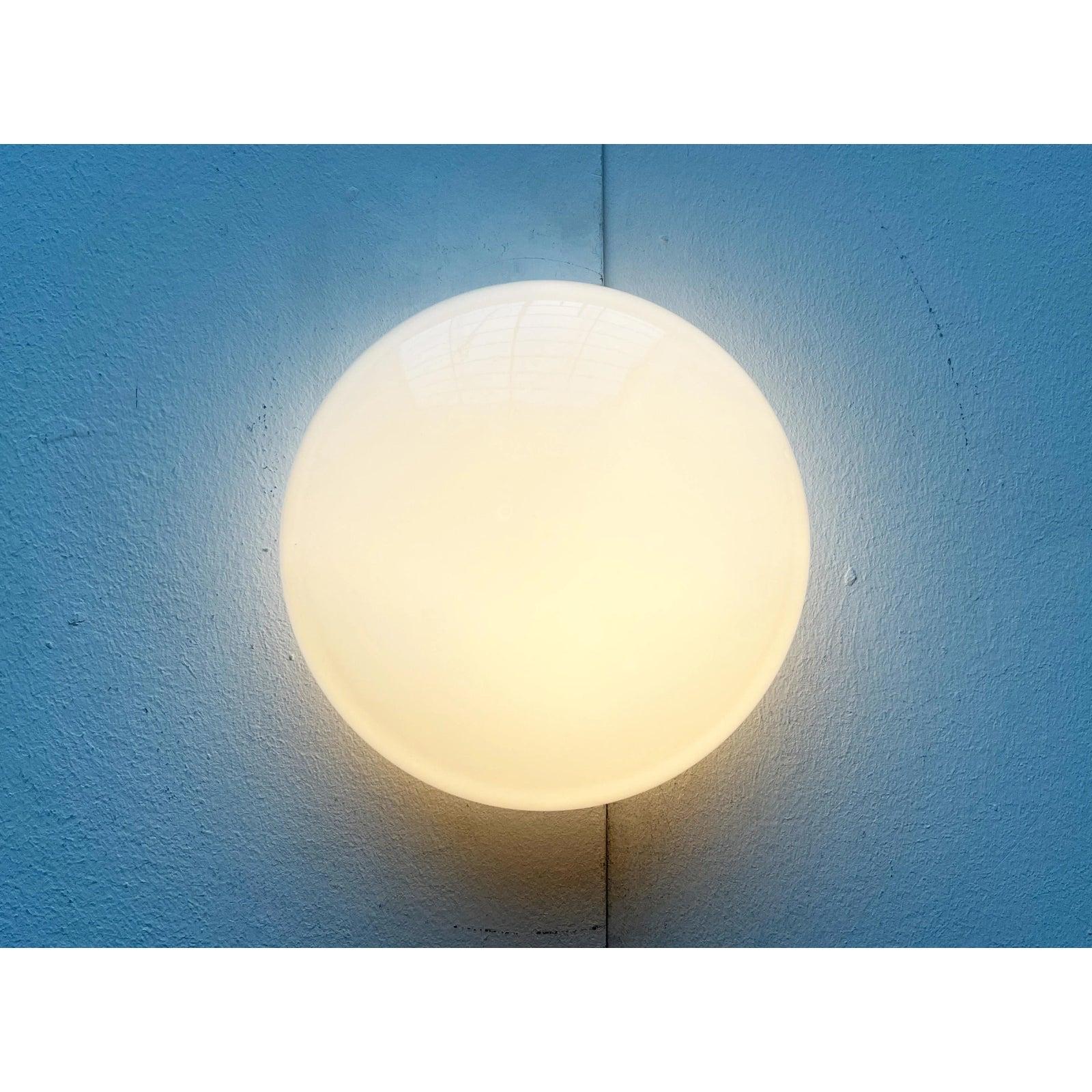 Lampada da soffitto in vetro minimalista di metà secolo, anni '60 in vendita 1