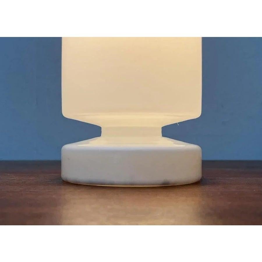 Lámpara de mesa de cristal minimalista de mediados de siglo, años 60 Moderno de mediados de siglo en venta