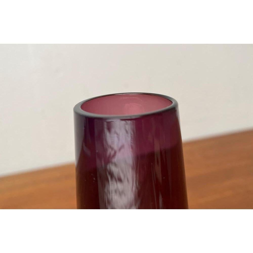 Mid-Century Minimalist Glass Vase 1960s For Sale 4