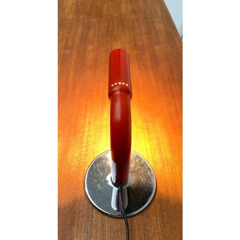 The Gully is an early design by the well -known luminous designer Ingo Maurer from the late 1960s. Here in a rare color.

A special piece for light collectors and design lovers. The design language is simple, which makes this design so timeless and