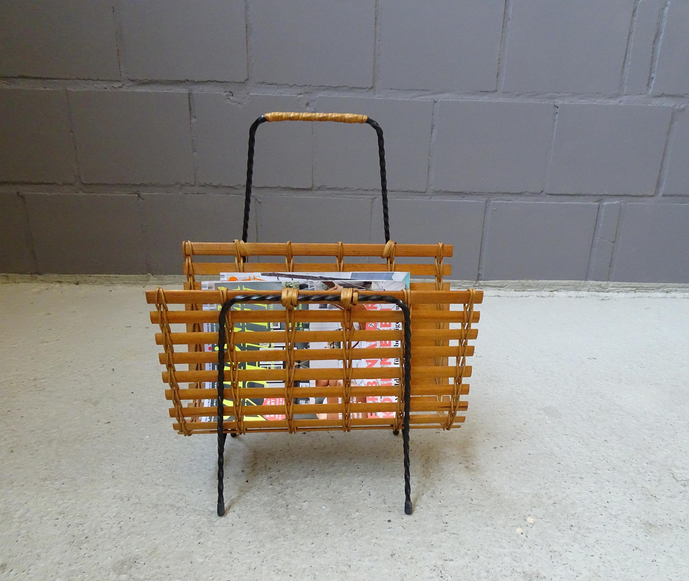 Mid-Century Minimalist Magazine Rack Rattan and Iron, 1950 In Good Condition In Saarbruecken, DE