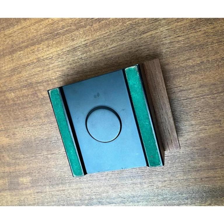 Scaldatazze minimalista di metà secolo in metallo e teak, anni '60 in vendita 4