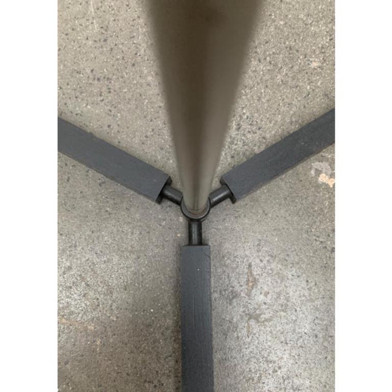 Lampadaire minimaliste du milieu du siècle modèle 8028 par J.J.M. Hoogervorst, années 1950 en vente 5