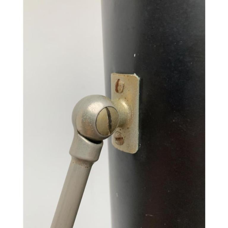 20ième siècle Lampadaire minimaliste du milieu du siècle modèle 8028 par J.J.M. Hoogervorst, années 1950 en vente
