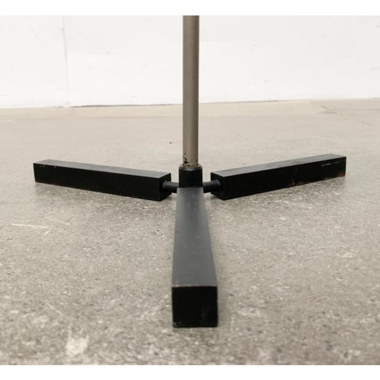Lampadaire minimaliste du milieu du siècle modèle 8028 par J.J.M. Hoogervorst, années 1950 en vente 2