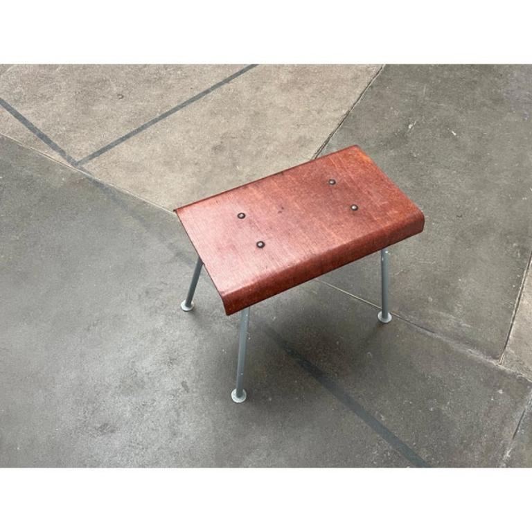 Minimalistischer Pagholz-Hocker aus der Jahrhundertmitte, 1960er Jahre (20. Jahrhundert) im Angebot