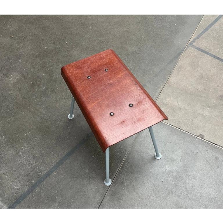 Minimalistischer Pagholz-Hocker aus der Jahrhundertmitte, 1960er Jahre im Angebot 1