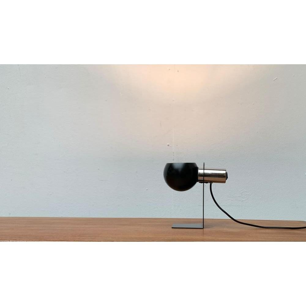 Minimalistische deutsche Mid-Century-Tischlampe aus Kaiser Leuchten, Space Age, 1960er Jahre im Zustand „Hervorragend“ im Angebot in Hamburg, DE