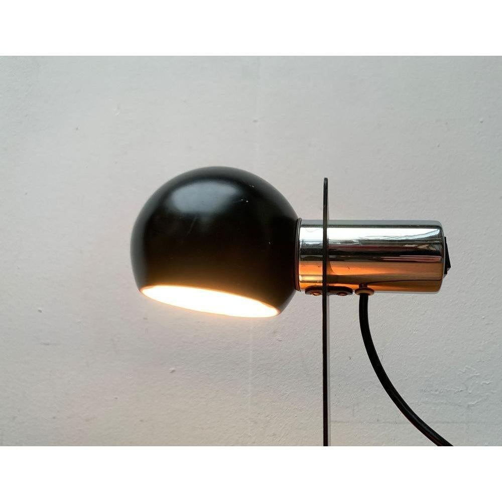 Minimalistische deutsche Mid-Century-Tischlampe aus Kaiser Leuchten, Space Age, 1960er Jahre (Metall) im Angebot