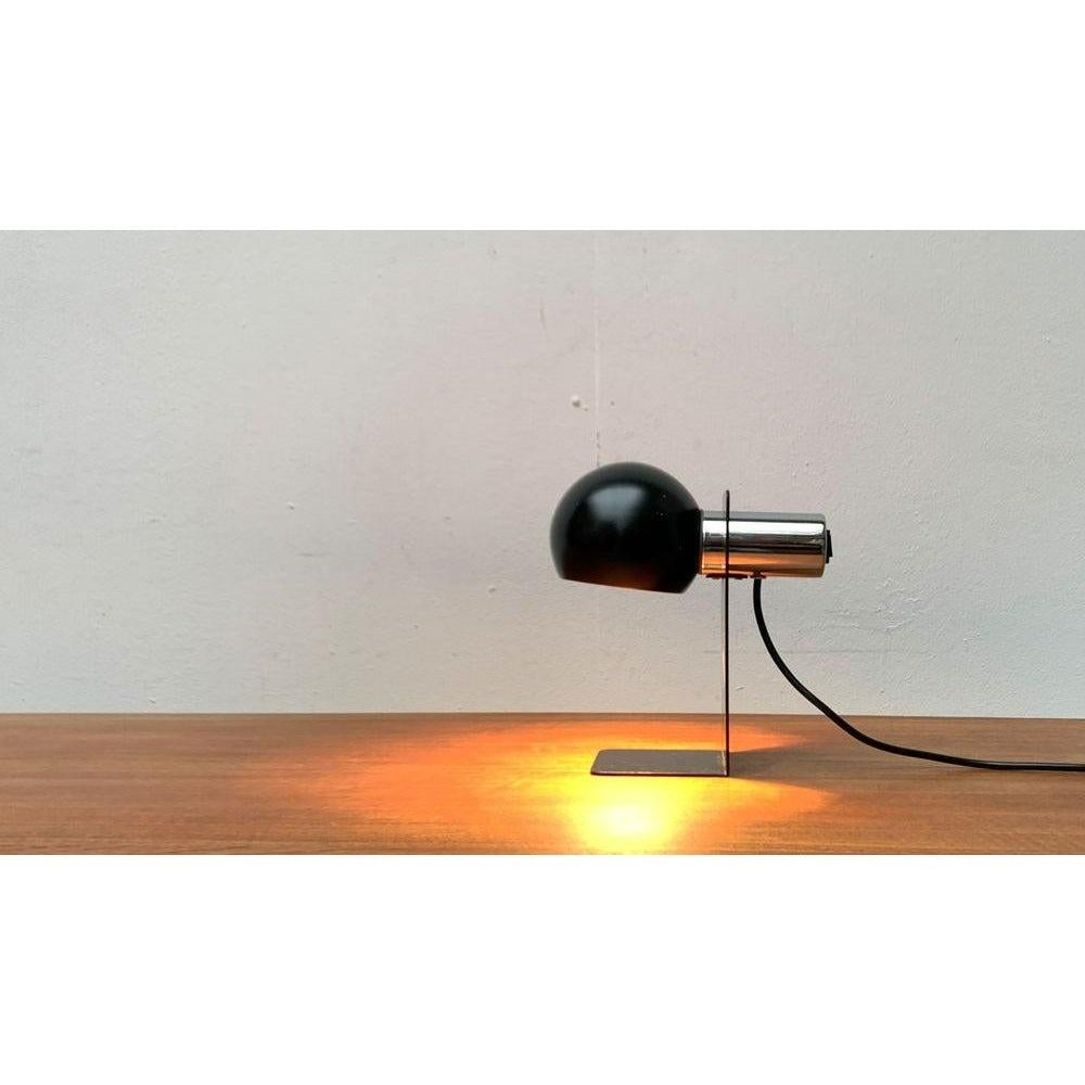 Minimalistische deutsche Mid-Century-Tischlampe aus Kaiser Leuchten, Space Age, 1960er Jahre im Angebot 1