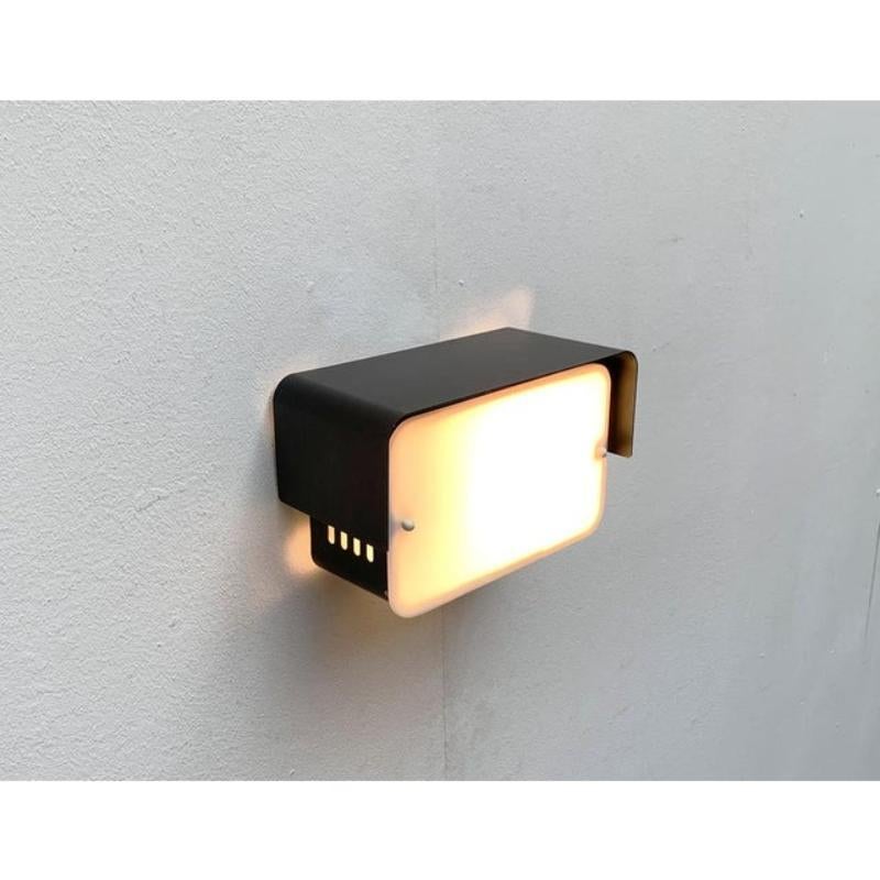 Lampada da parete minimalista di metà secolo di NO AGE, anni '60 In condizioni ottime in vendita a Hamburg, DE
