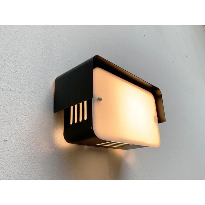 Lampada da parete minimalista di metà secolo di NO AGE, anni '60 in vendita 1