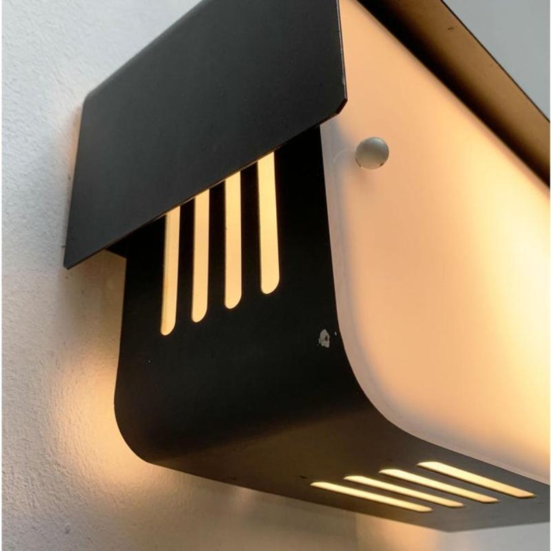 Lampada da parete minimalista di metà secolo di NO AGE, anni '60 in vendita 3