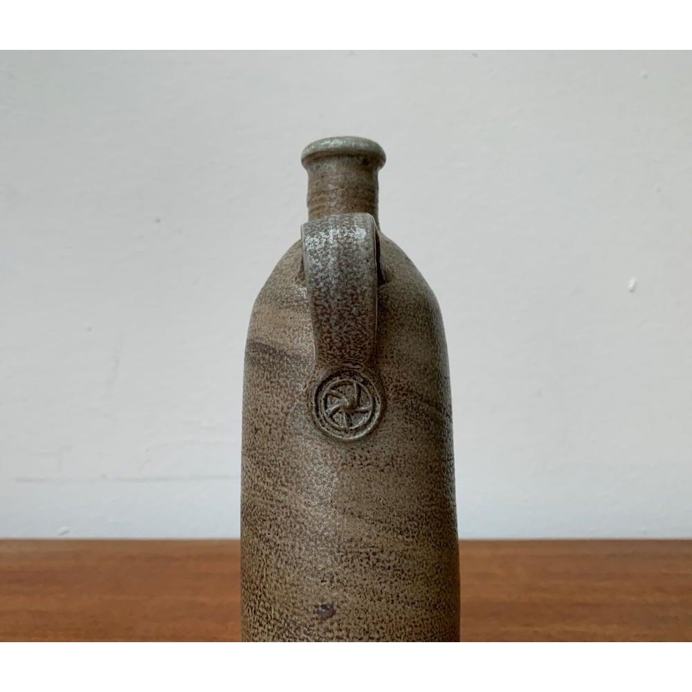 Minimalistische Mid-Century-Karaffe-Vase aus Studio-Keramik, 1960er Jahre im Angebot 2
