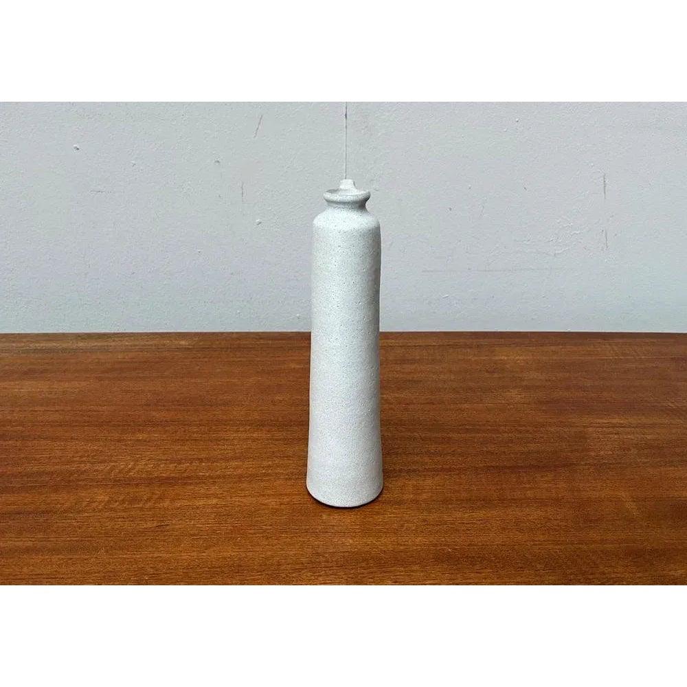 Mid-Century Minimalist Studio Pottery Carafe Vase from BKW Böttger Keramik Wandsbek, Hamburg, Germany, 1960s, in Very Good conditions. Designed 1960 to 1969 This piece has an attribution markIt is completely authentic 

Additional