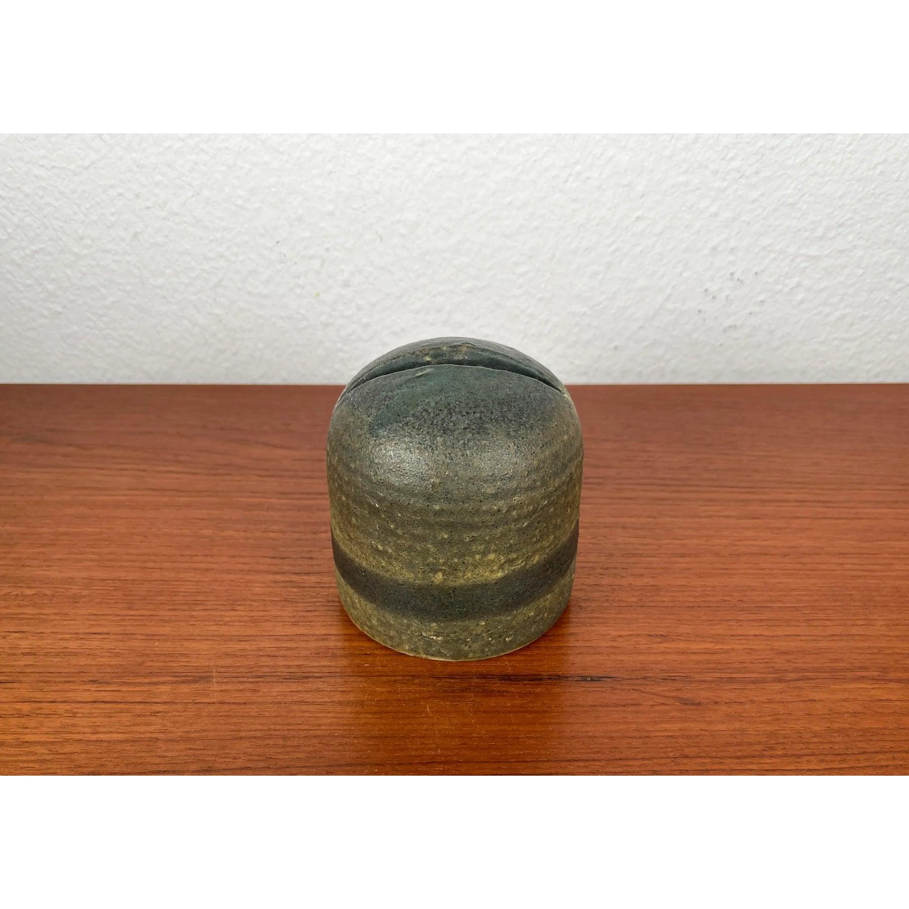 Mid-Century Minimalist Studio Pottery Vase by Piet Knepper for Mobach, 1960s For Sale 5