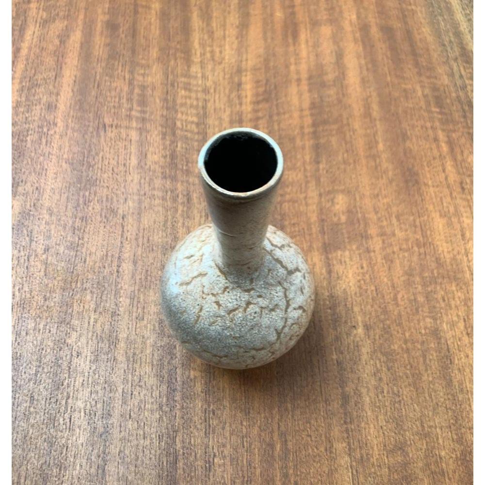 Mid-Century German Minimalist Studio Pottery Vase by Siegfried Gramann for Töpferhof Römhild, 1960s This piece has an attribution mark.

Additional information:
Materials: Ceramic
Color: Beige
Styles: Mid-Century Modern
Country of Origin: