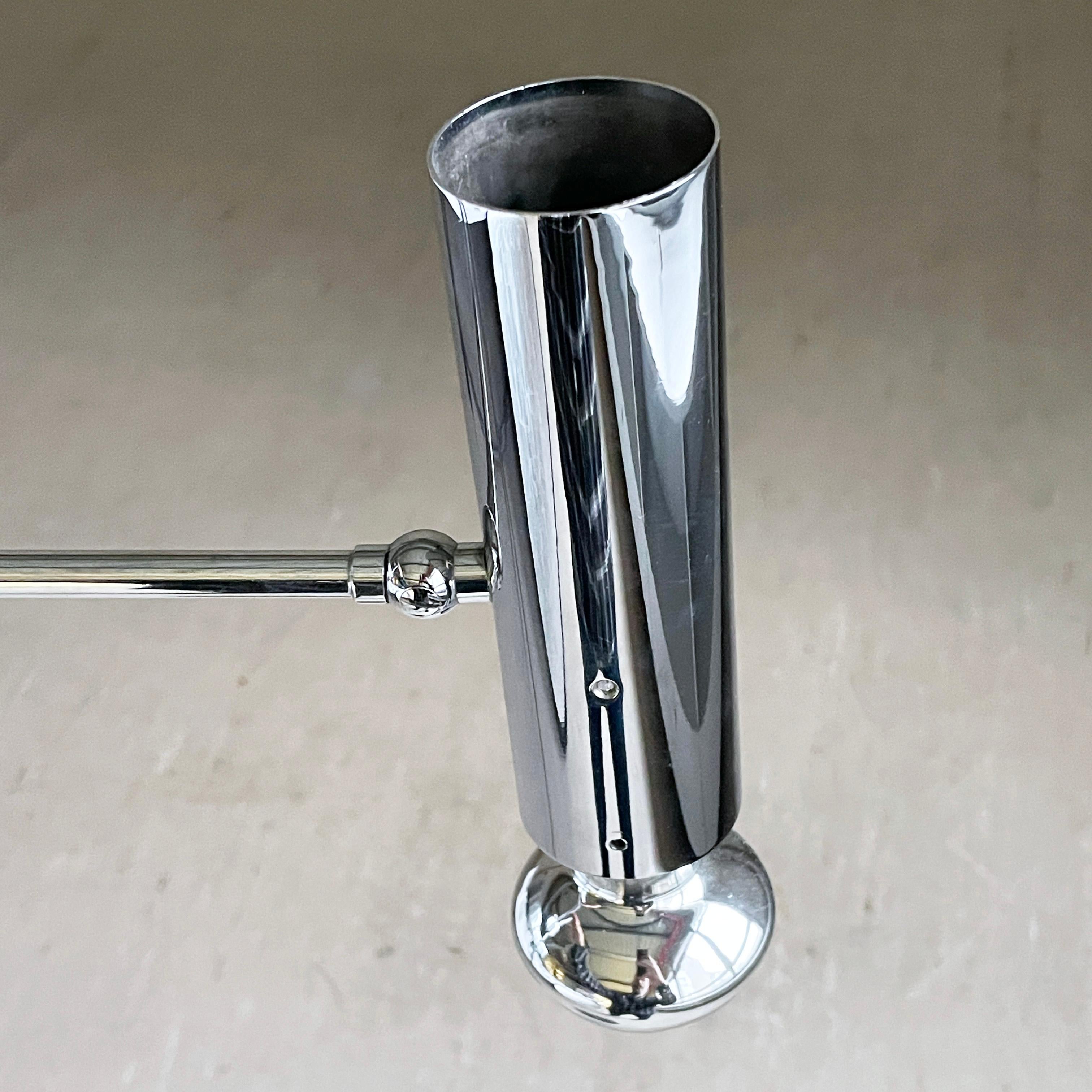 Lampada da terra minimalista di metà secolo in cromo svizzero in vendita 9