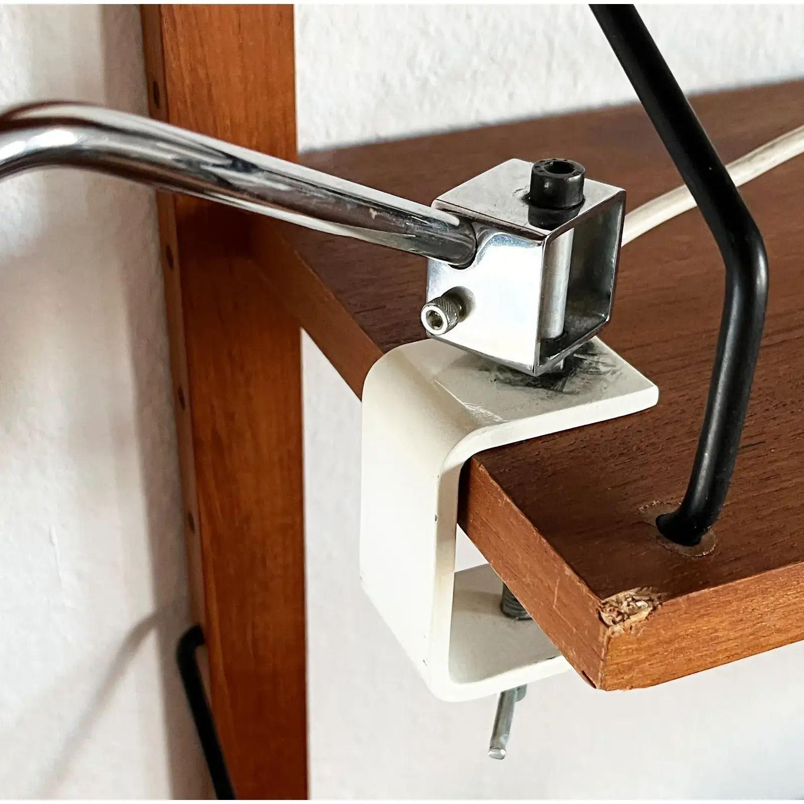 Lampe de table à pince suisse minimaliste du milieu du siècle par Rosemarie et Rico, années 1950 en vente 3