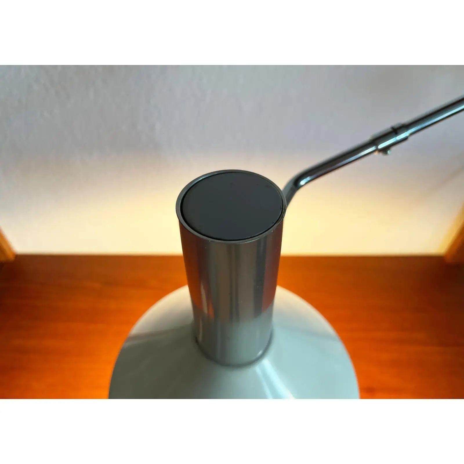 20ième siècle Lampe de table à pince suisse minimaliste du milieu du siècle par Rosemarie et Rico, années 1950 en vente
