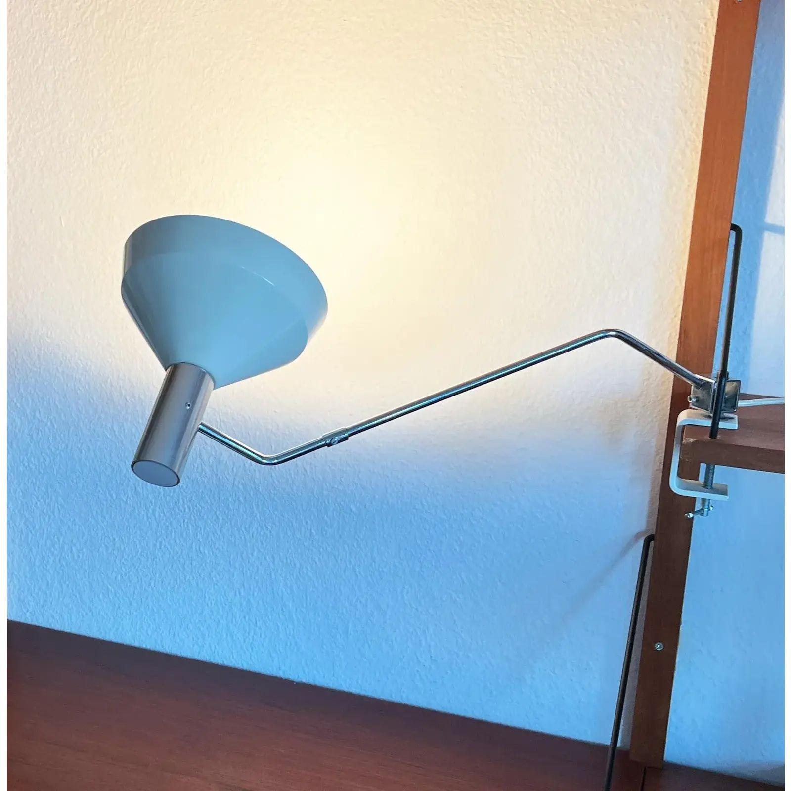 Lampe de table à pince suisse minimaliste du milieu du siècle par Rosemarie et Rico, années 1950 en vente 2