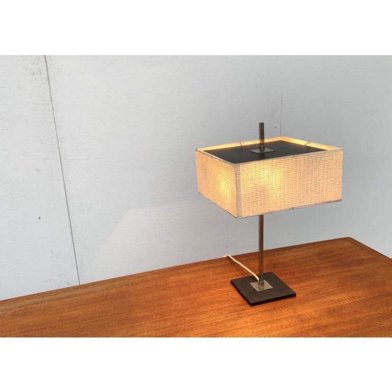 Lámpara de mesa minimalista de mediados de siglo, años 60 en venta 5