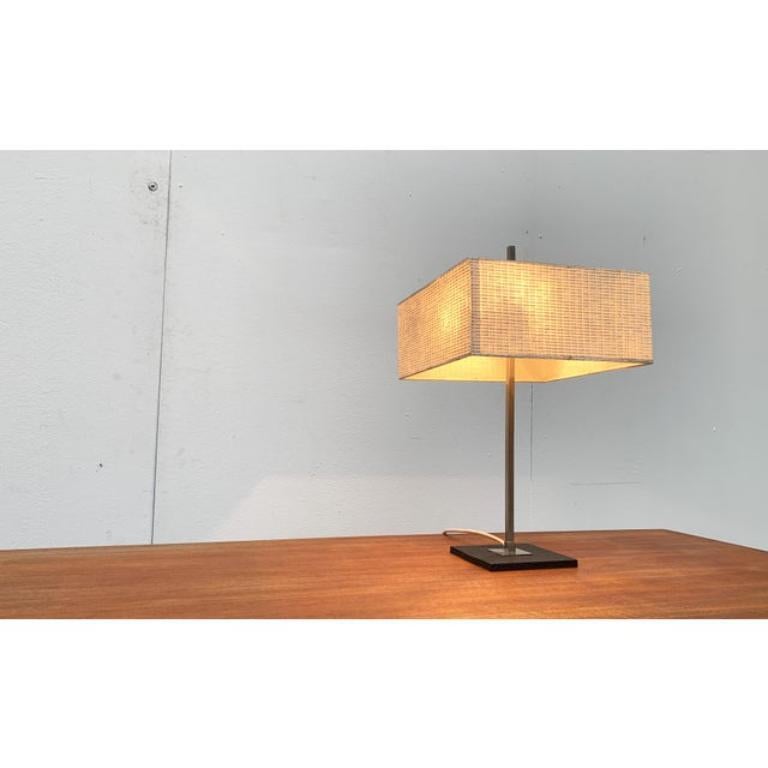 Lámpara de mesa minimalista de mediados de siglo, años 60 Moderno de mediados de siglo en venta