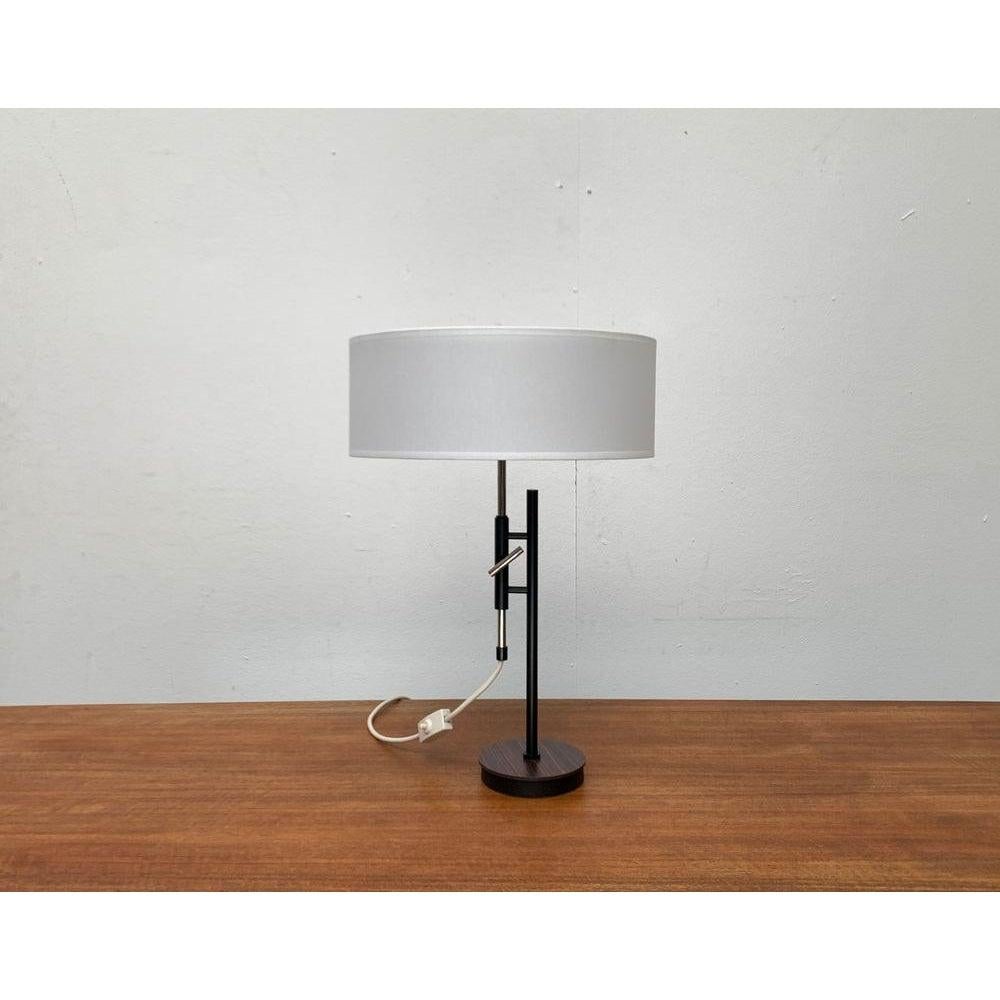Lámpara de mesa minimalista de mediados de siglo, años 60 Metal en venta