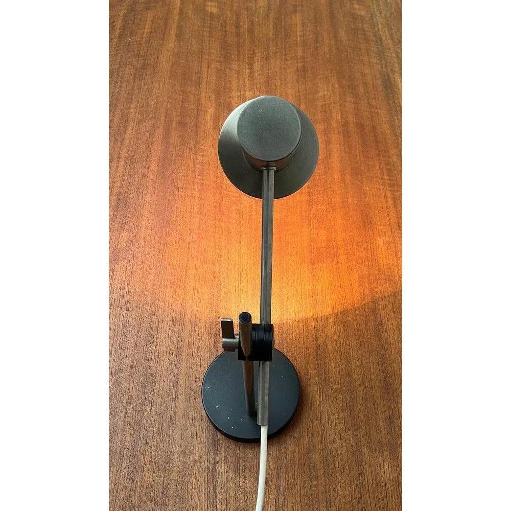 Lámpara de mesa minimalista de mediados de siglo, años 60 Metal en venta