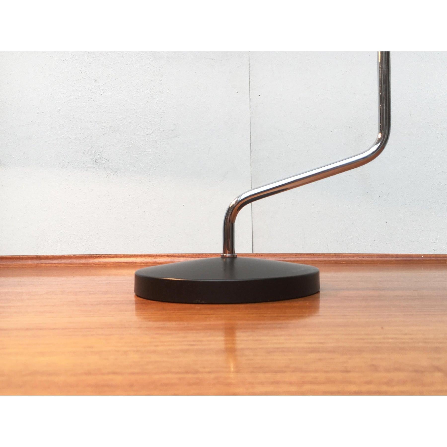 Mid-Century Minimalist Table Lamp, 1960s For Sale 2
