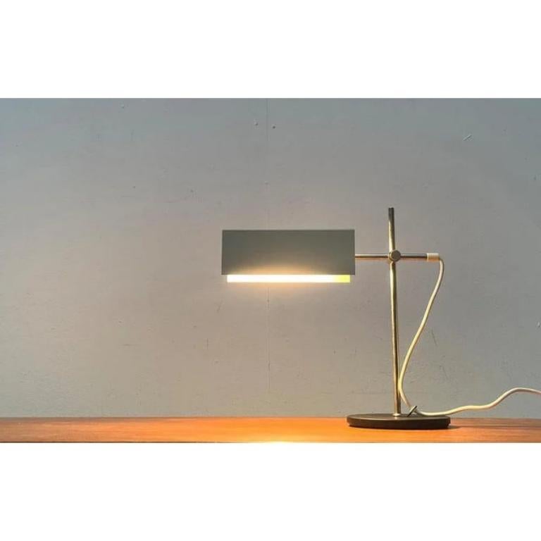 Lampada da tavolo minimalista di metà secolo di VEB Leuchtenbau, Lengefeld Germania, anni '60 in vendita 4