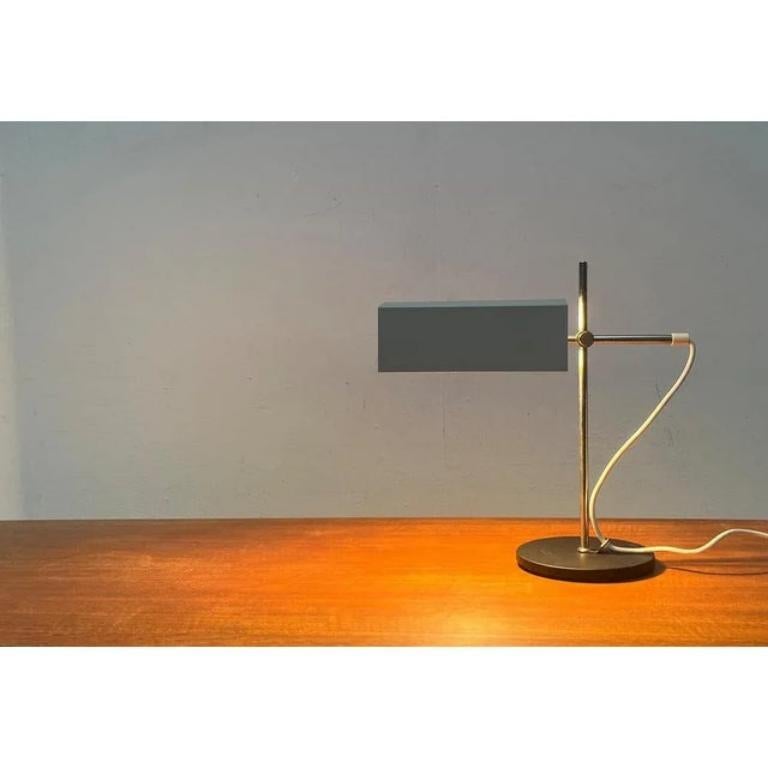 Lampada da tavolo minimalista di metà secolo di VEB Leuchtenbau, Lengefeld Germania, anni '60 in vendita 5