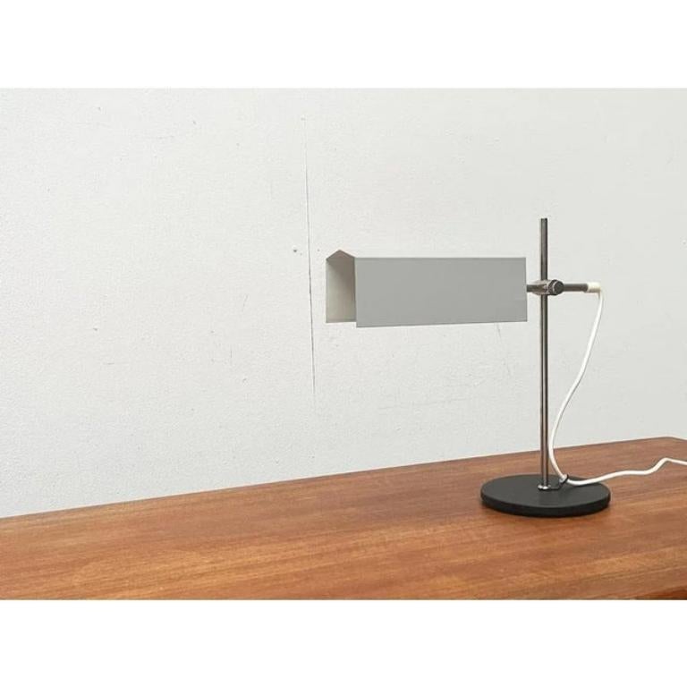 XX secolo Lampada da tavolo minimalista di metà secolo di VEB Leuchtenbau, Lengefeld Germania, anni '60 in vendita