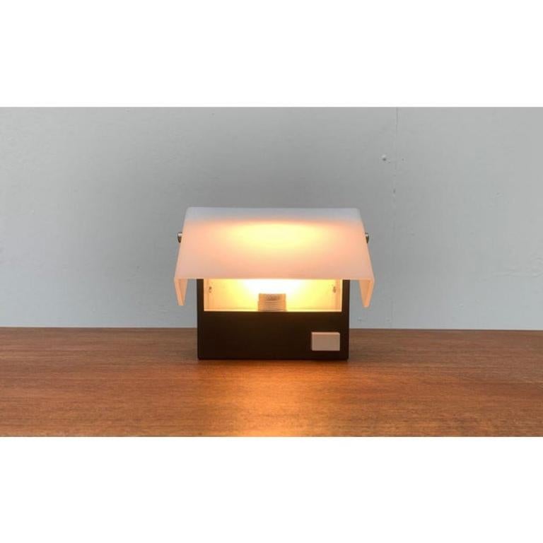 Mid-Century Modern Mid-Century Minimalist Table Lamp in Metal & Plastic For Sale