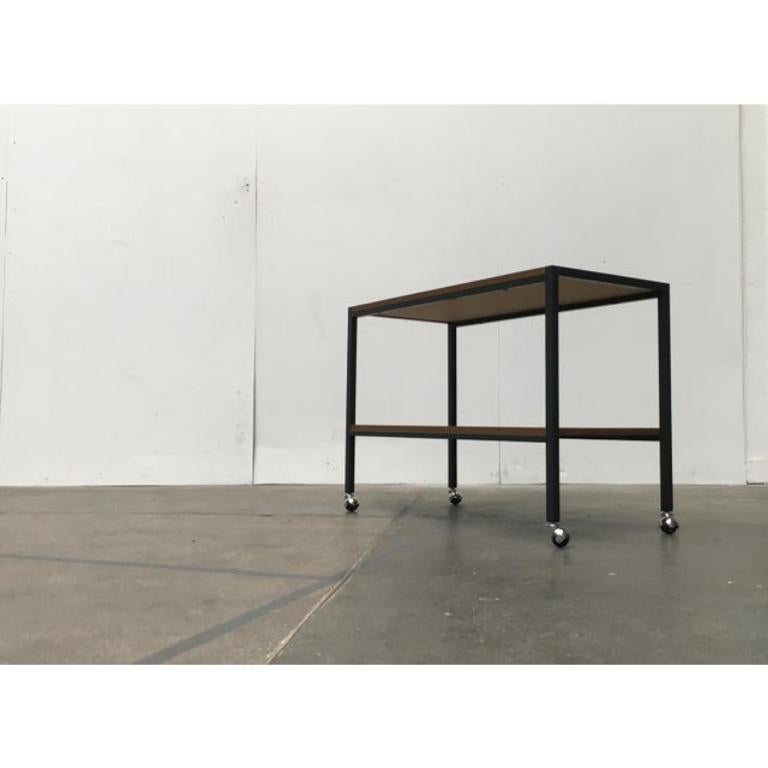 Mid-Century Modern Chariot de bar minimaliste en teck du milieu du siècle, années 1960 en vente