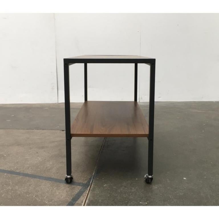 20ième siècle Chariot de bar minimaliste en teck du milieu du siècle, années 1960 en vente