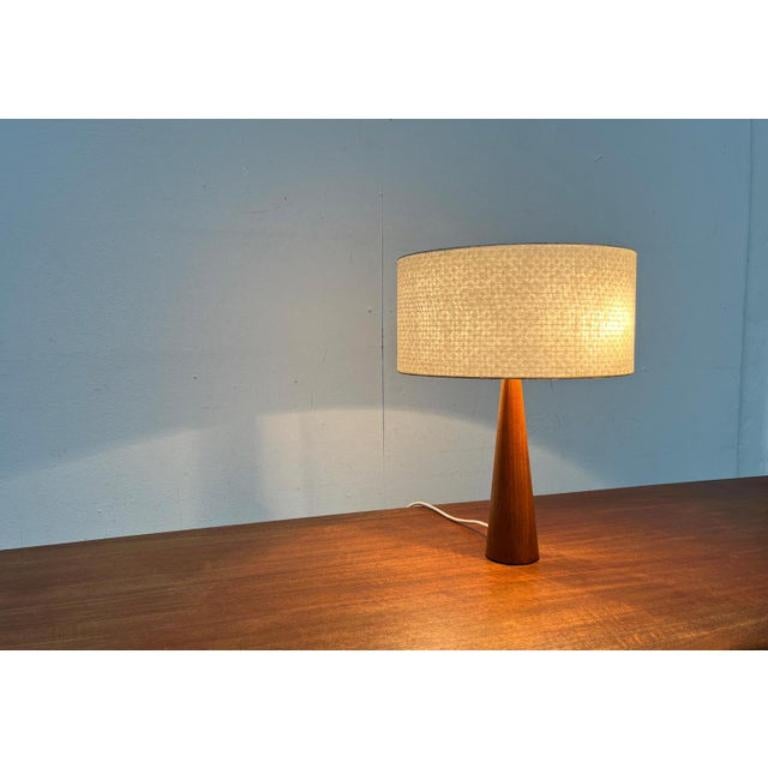 Lampe de table minimaliste du milieu du siècle dernier, années 1960 en vente 5