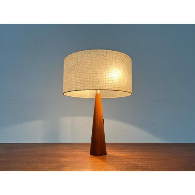 Lampe de table minimaliste du milieu du siècle dernier, années 1960 en vente 2