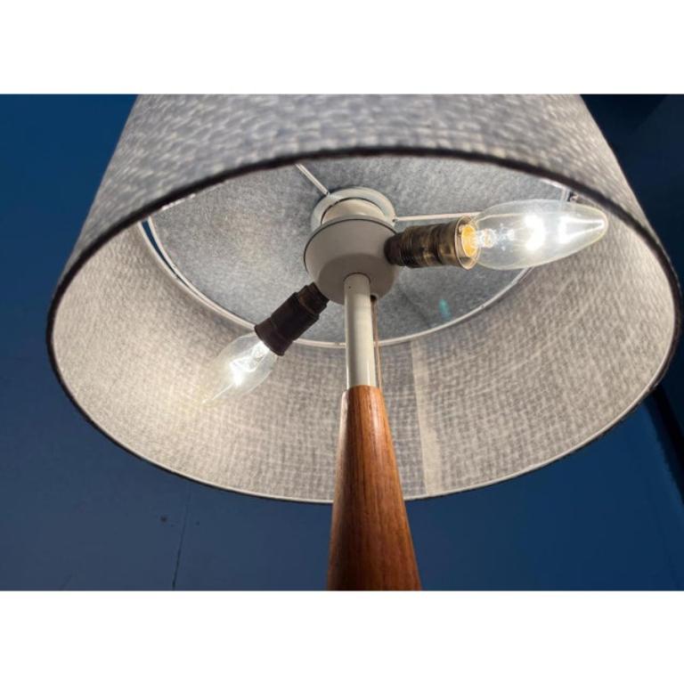 Lampe de table minimaliste du milieu du siècle dernier, années 1960 en vente 3
