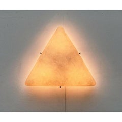 Plafonnier triangulaire minimaliste en fibre de verre du milieu du siècle, années 1960