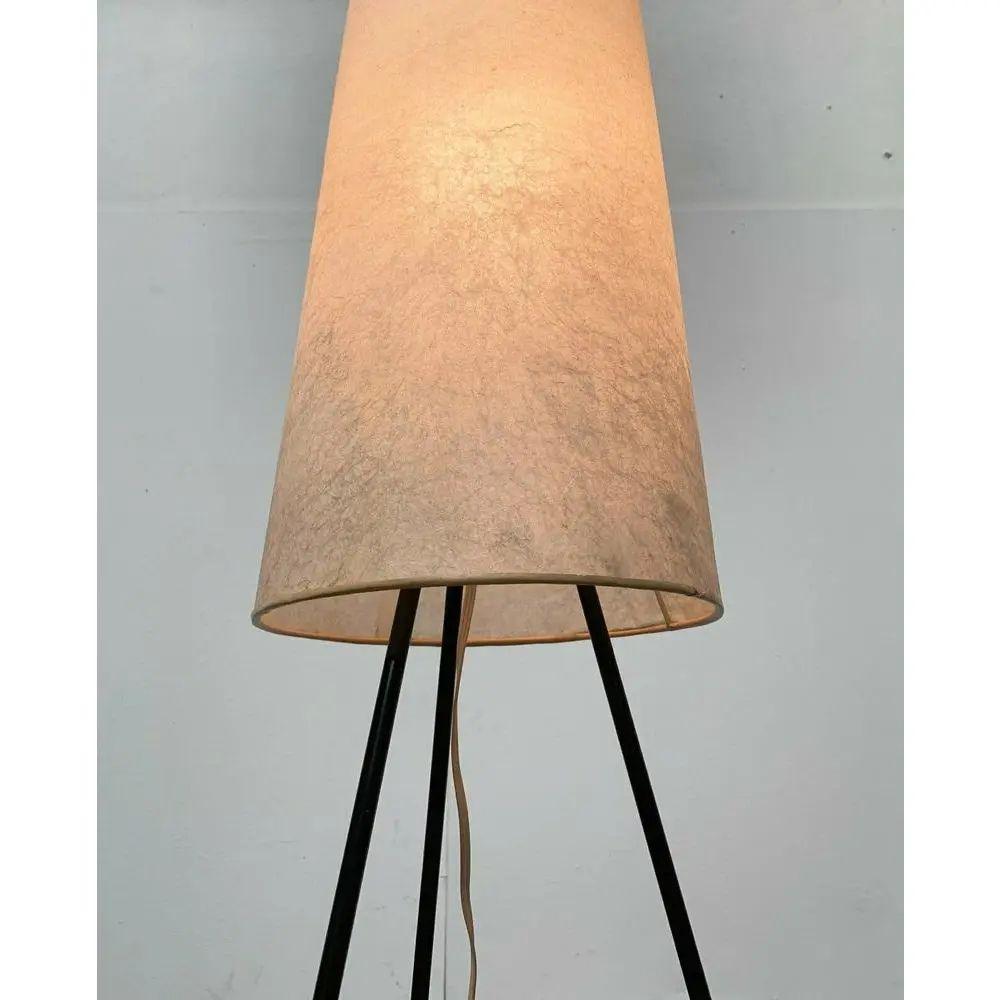 Minimalistische Tripod Cocoon Stehlampe aus der Jahrhundertmitte, 1960er Jahre (Deutsch) im Angebot