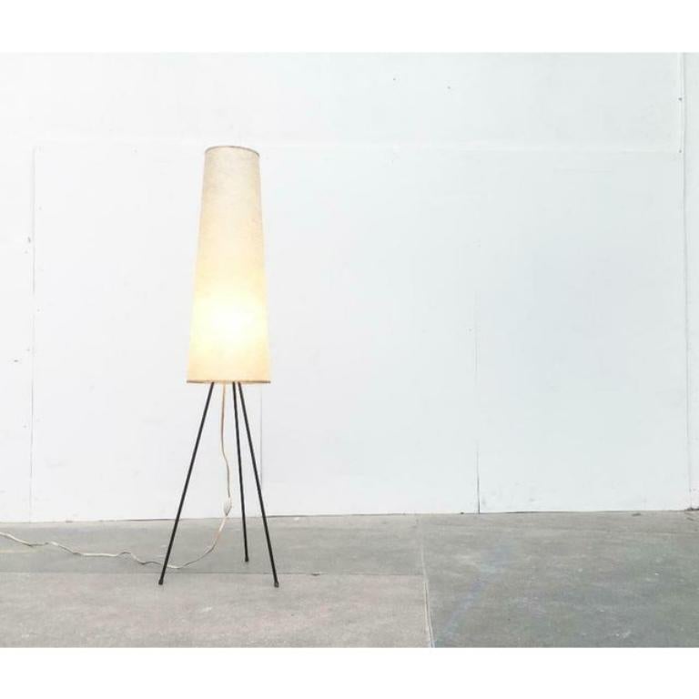 Tedesco Lampada da terra minimalista a treppiede Cocoon, 1960 in vendita