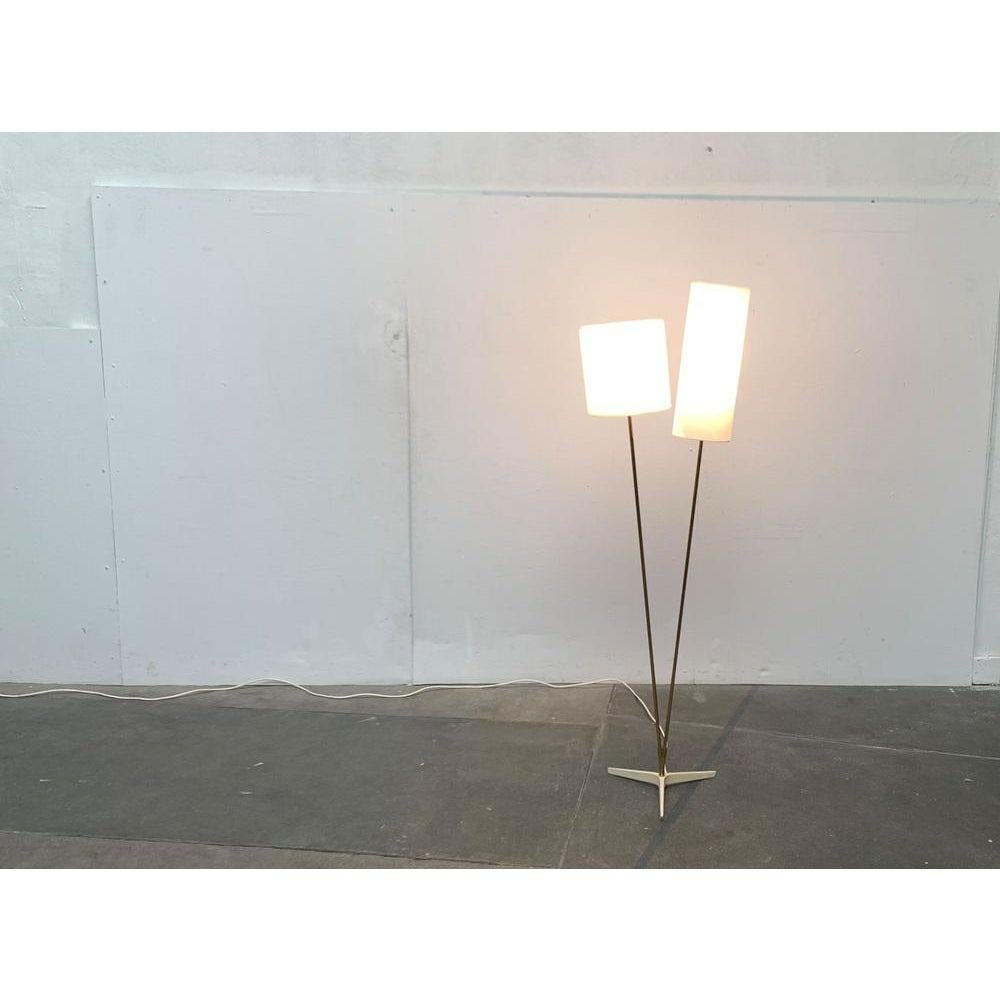 Lampada da terra a treppiede minimalista di metà secolo, anni '60 in vendita 4
