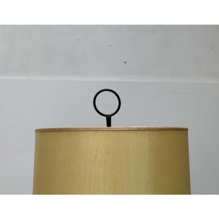 Lampada da terra a treppiede minimalista di metà secolo, anni '60 in vendita 4