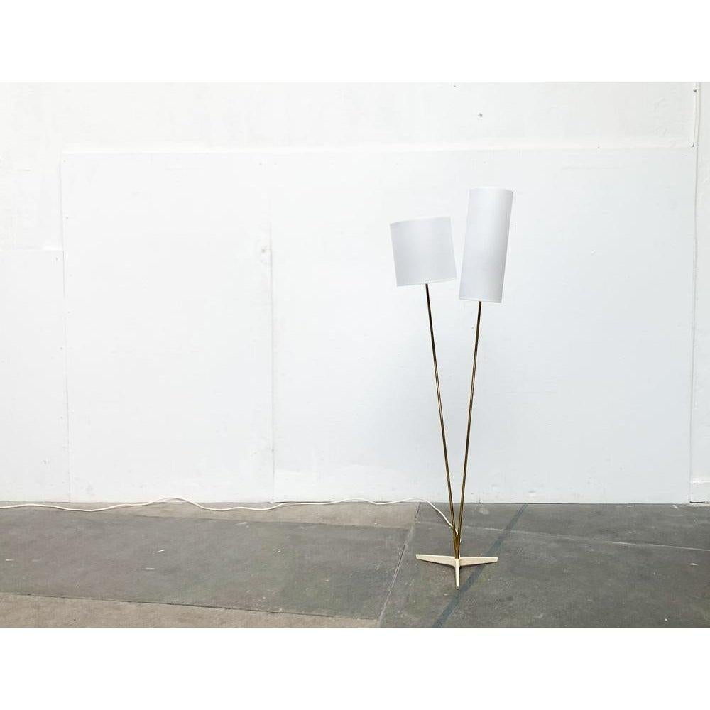 Lampada da terra a treppiede minimalista di metà secolo, anni '60 in vendita 6