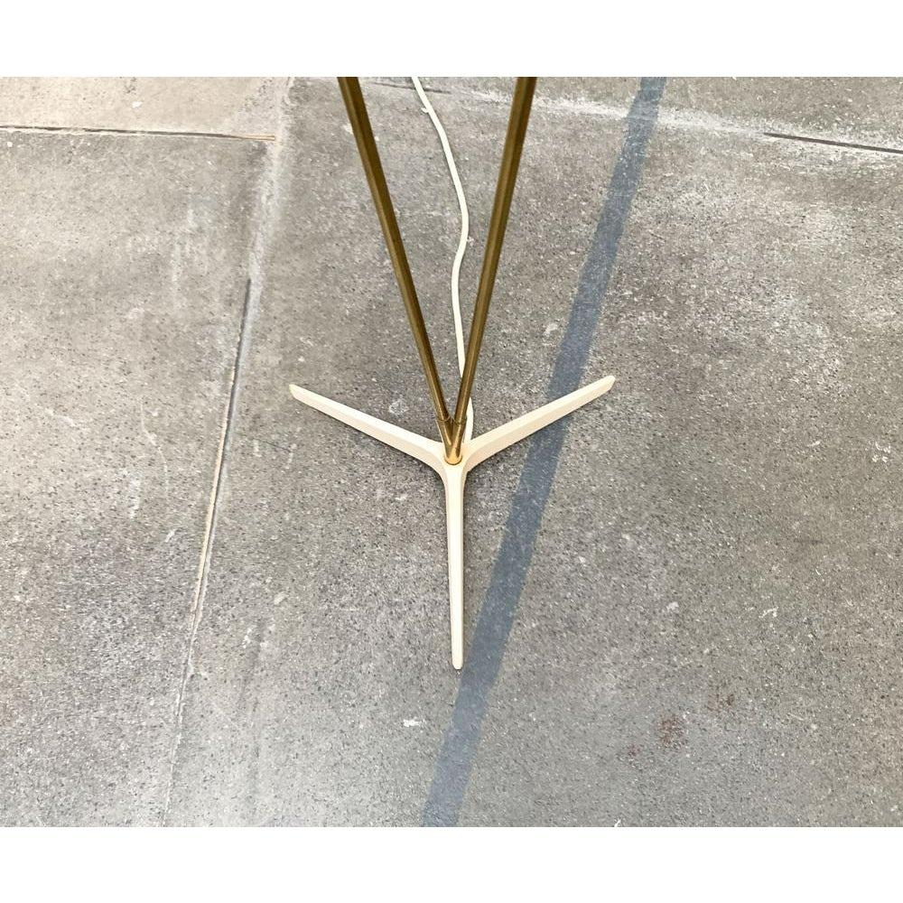 Lampada da terra a treppiede minimalista di metà secolo, anni '60 In condizioni ottime in vendita a Hamburg, DE