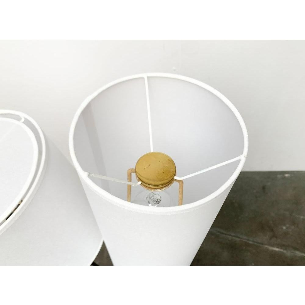 Metallo Lampada da terra a treppiede minimalista di metà secolo, anni '60 in vendita