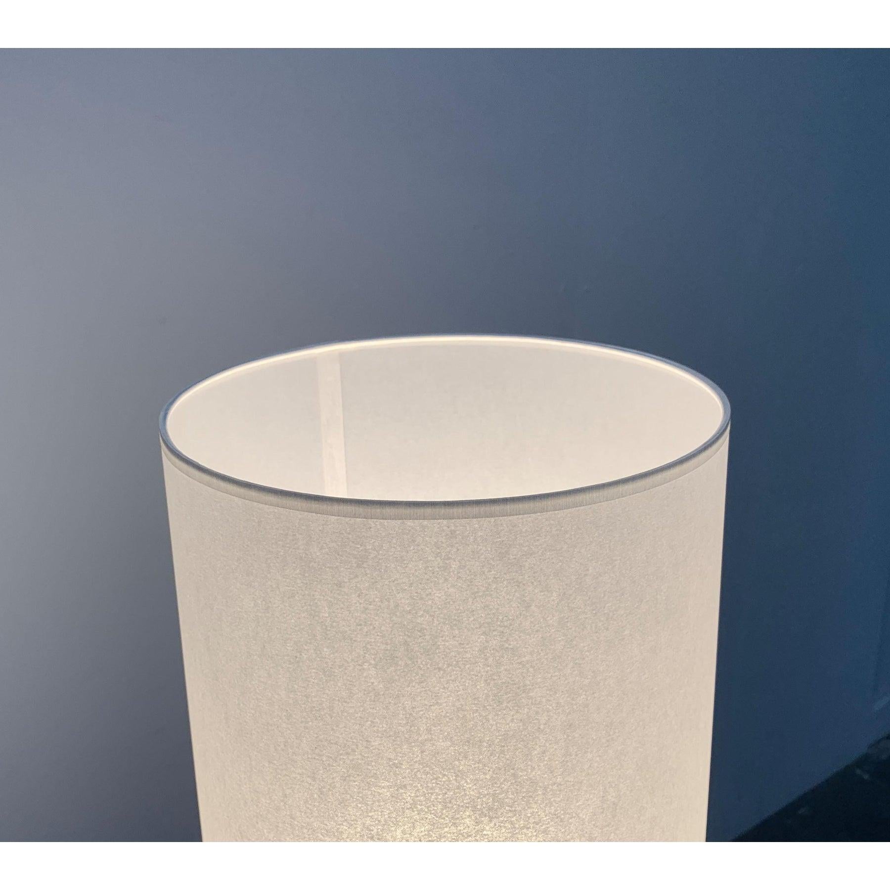 Lampada da terra a treppiede minimalista di metà secolo, anni '60 in vendita 1