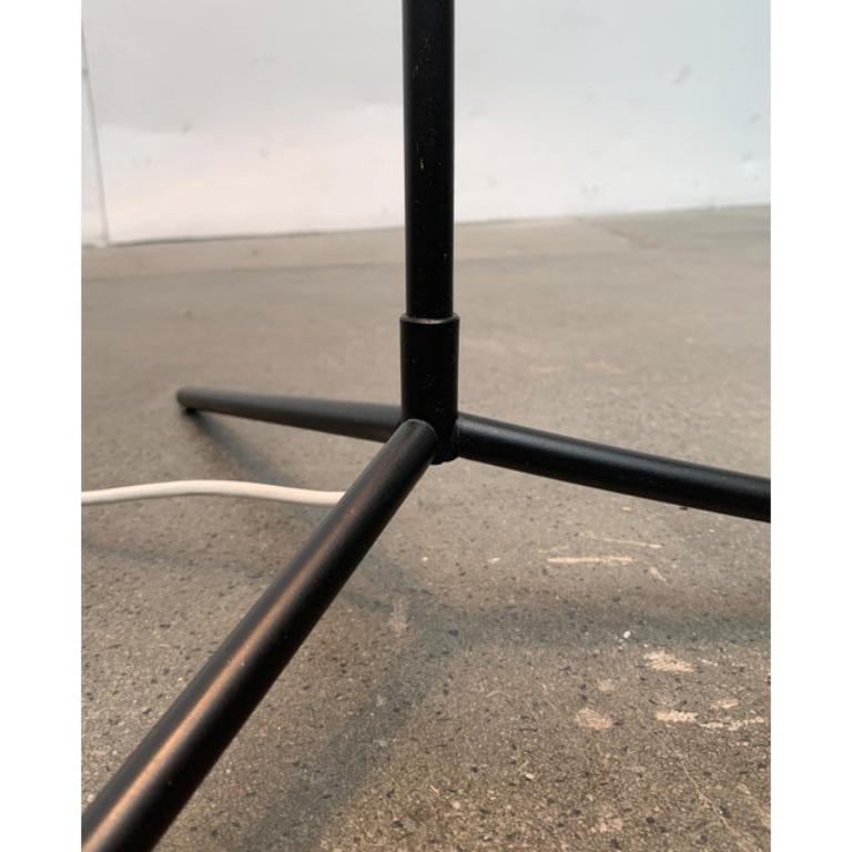 Lampada da terra a treppiede minimalista di metà secolo, anni '60 in vendita 2