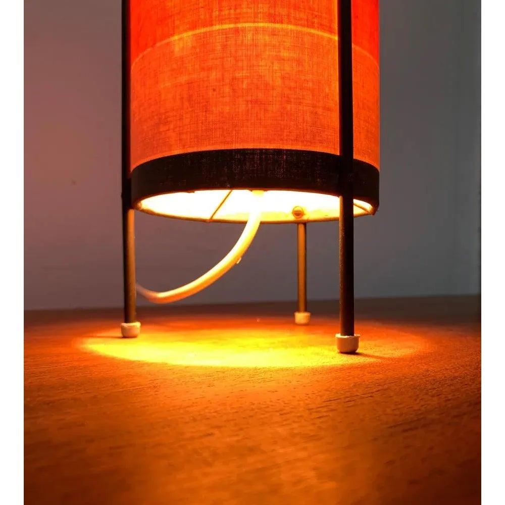 Mid-Century Minimalist Tripod Table Lamp, 1960s For Sale 4
